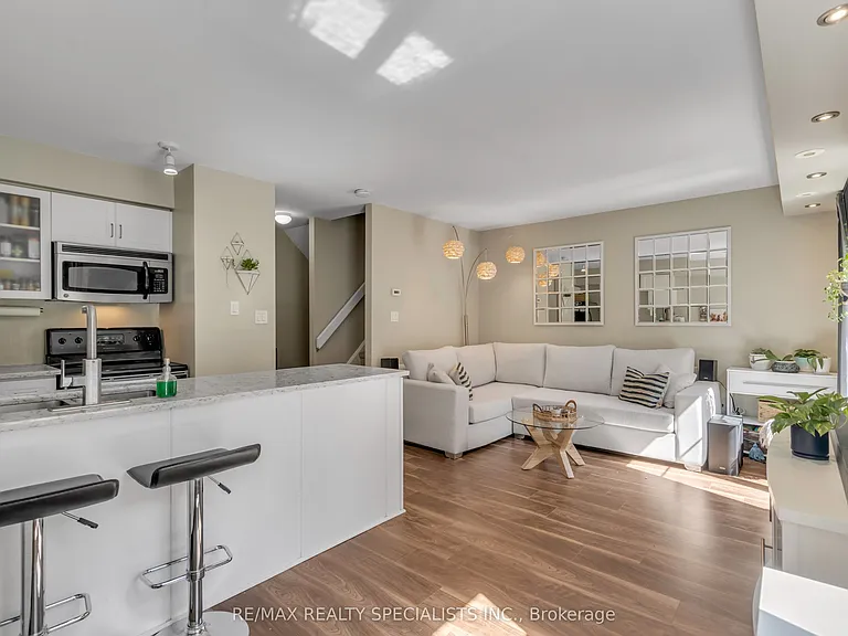 54 E Liberty St #1013 — Photo 9