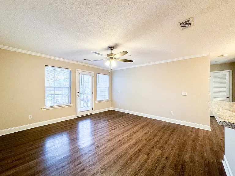 Wyngrove Apartments — Photo 24