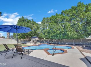 960 W Knowles Cir, Mesa, AZ 85210