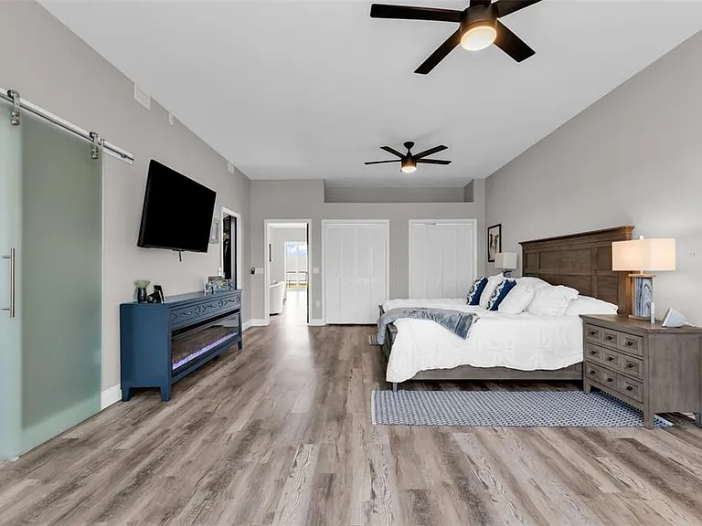 276 Lewis Cir #112 — Photo 36