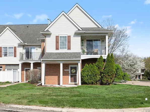 2858 Cottonwood Dr Unit C, Waterford, MI 48328