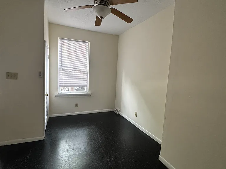 3016 Cambridge St — Photo 3