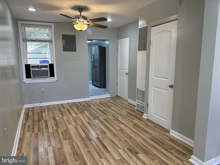 227 S Durham St — Photo 3