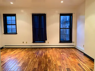 Rented by R New York