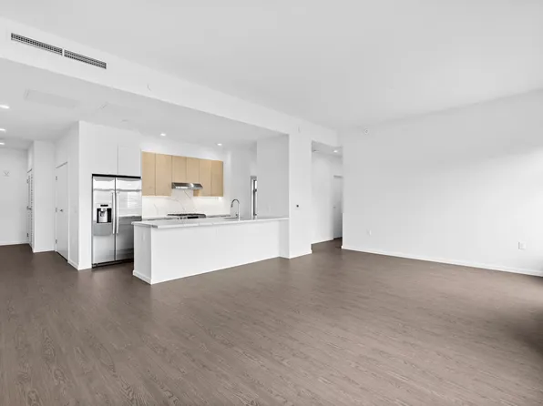 143 Old River Road image 33 of 47