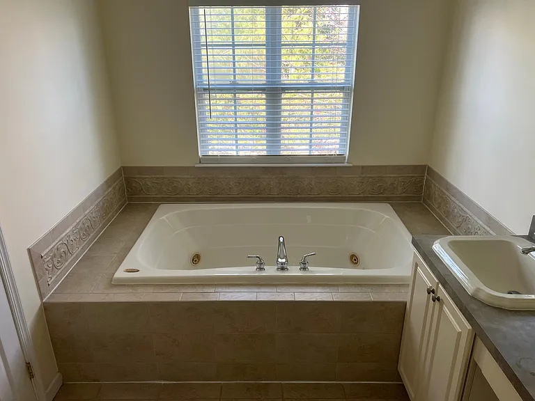 49 Truman Ave — Photo 14