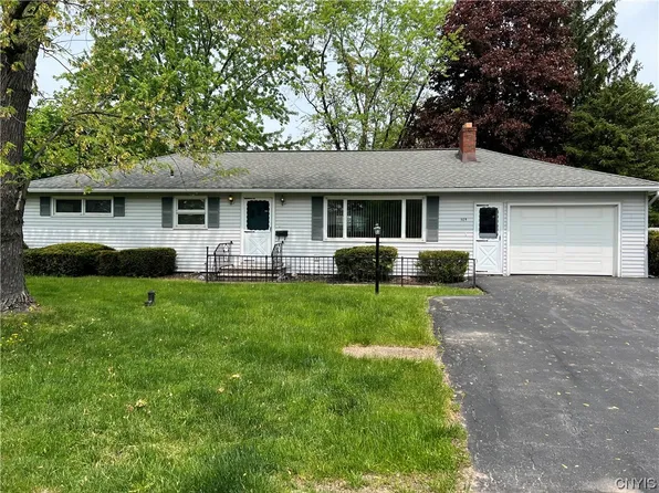 309 Saltmakers Rd, Liverpool, NY 13088