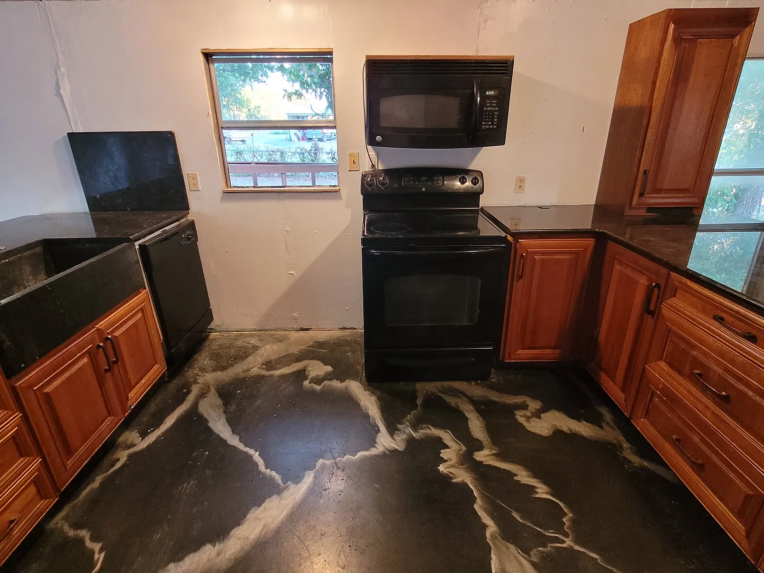 3 bed, 1936 sqft, $895 — Photo 4