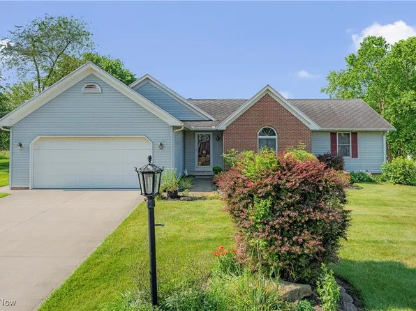 624 Buffalo Ridge St, Louisville, OH 44641