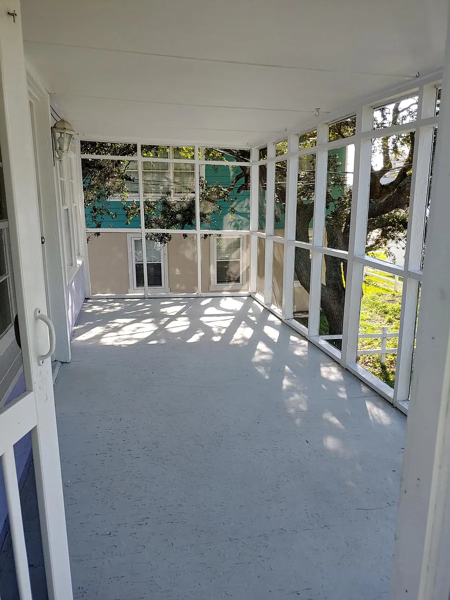 Building Photo - 1702 Holly Dr #201