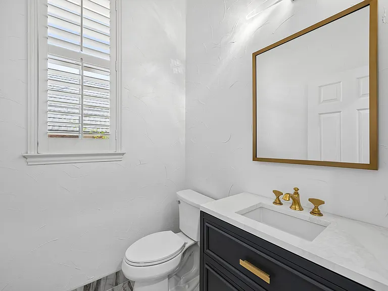 3301 Queensbury Way W — Photo 20