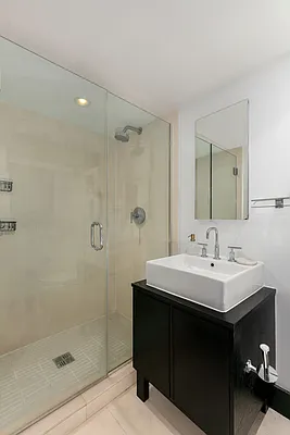 Rented by SERHANT. | media 14