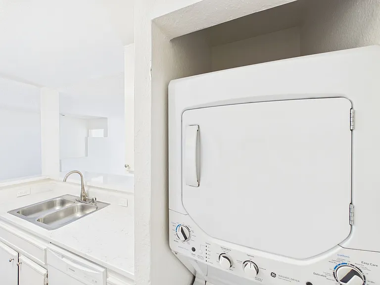 Available Apartment in North Park — Photo 45