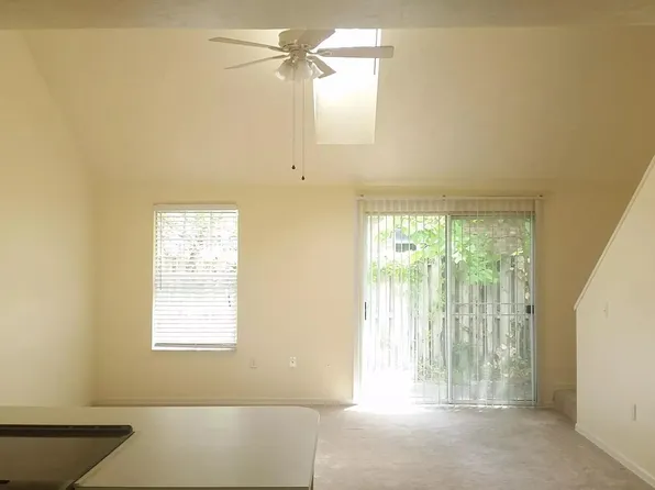 9759 SW 52nd Rd, Gainesville, FL 32608