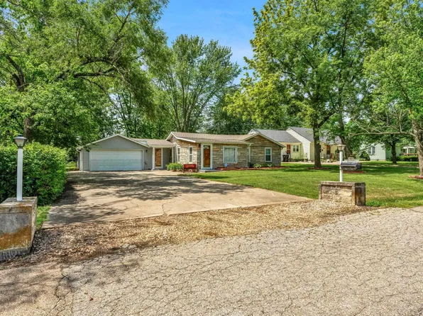 6335 SW 11th St, Topeka, KS 66615