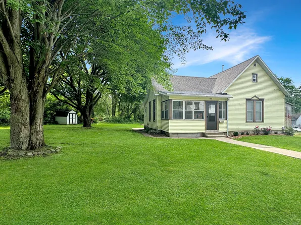 824 S 13th Ave, Freeport, IL 61032