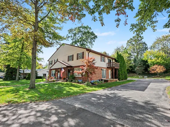 3727 Ramblewood Dr, Port Huron, MI 48060