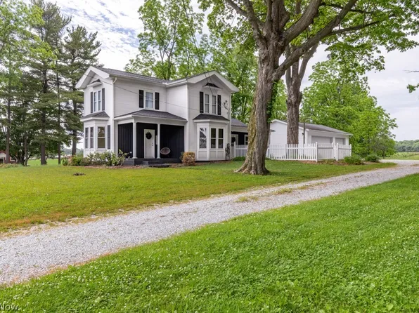 7377 Pontius St NE, Hartville, OH 44632