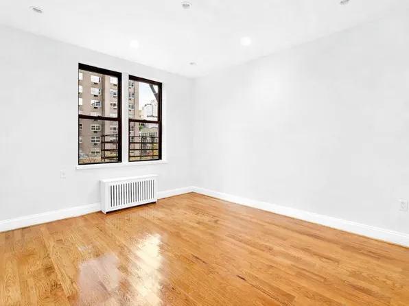 1378 York Avenue image 1 of 8