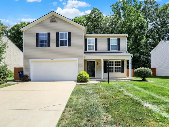 12117 Royalwood Ct, Fishers, IN 46037