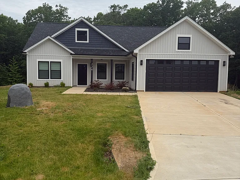 226 Dunnbrook Dr — Photo 1