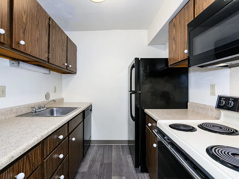 Oak Forest Apartments — Photo 36