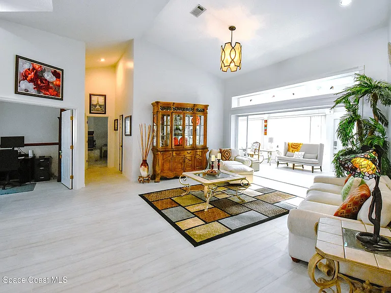 101 Island Grove Dr — Photo 6