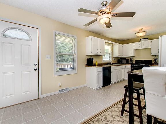 3rd image of 15961 Ramsey Blvd NW