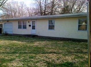 406 W Edgar St, Paris, IL 61944