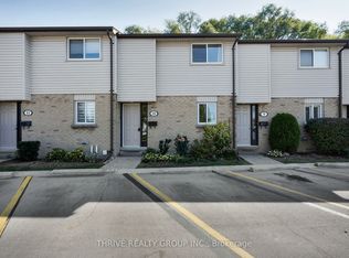 215 Commissioners Rd #10, London, ON N6J