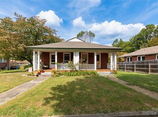107 Campbell St, Swannanoa, NC 28778