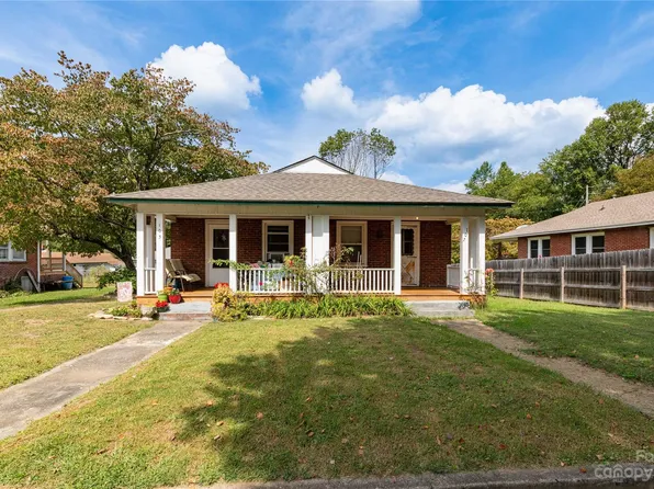 107 Campbell St, Swannanoa, NC 28778