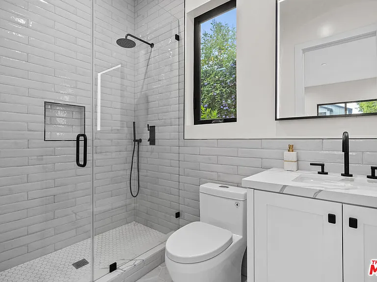 4475 Mammoth Ave — Photo 27
