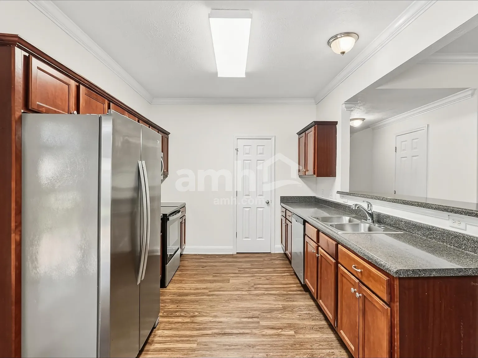 3 bed, 2.5 bath, 1957 sqft, $2,275 — Photo 3