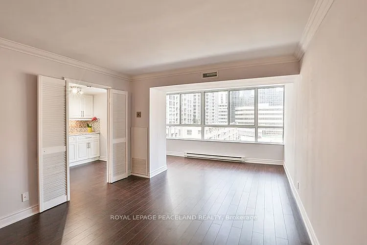44 Gerrard St W #704 — Photo 8