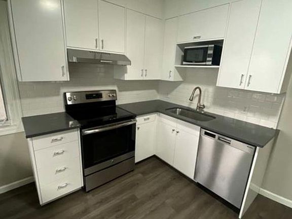 4th image of 2319 Boylston Ave E APT C