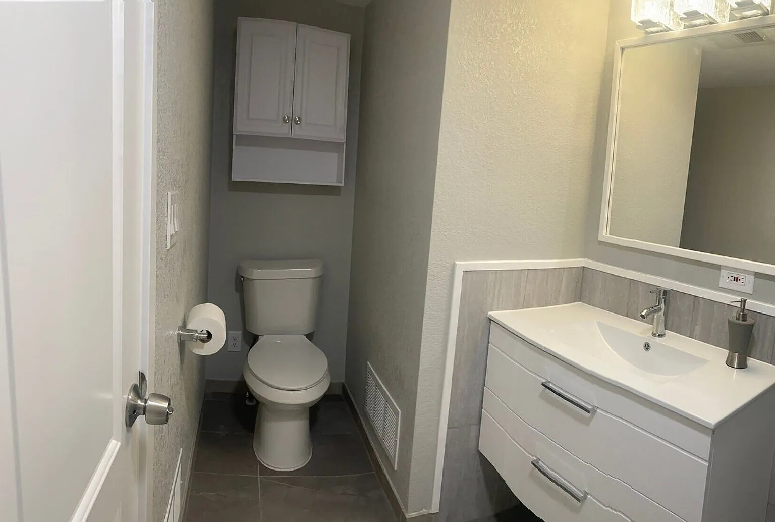Charming 3BR Condo in Denver — Photo 2