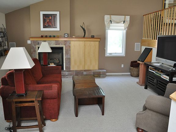 Living Room with fireplace