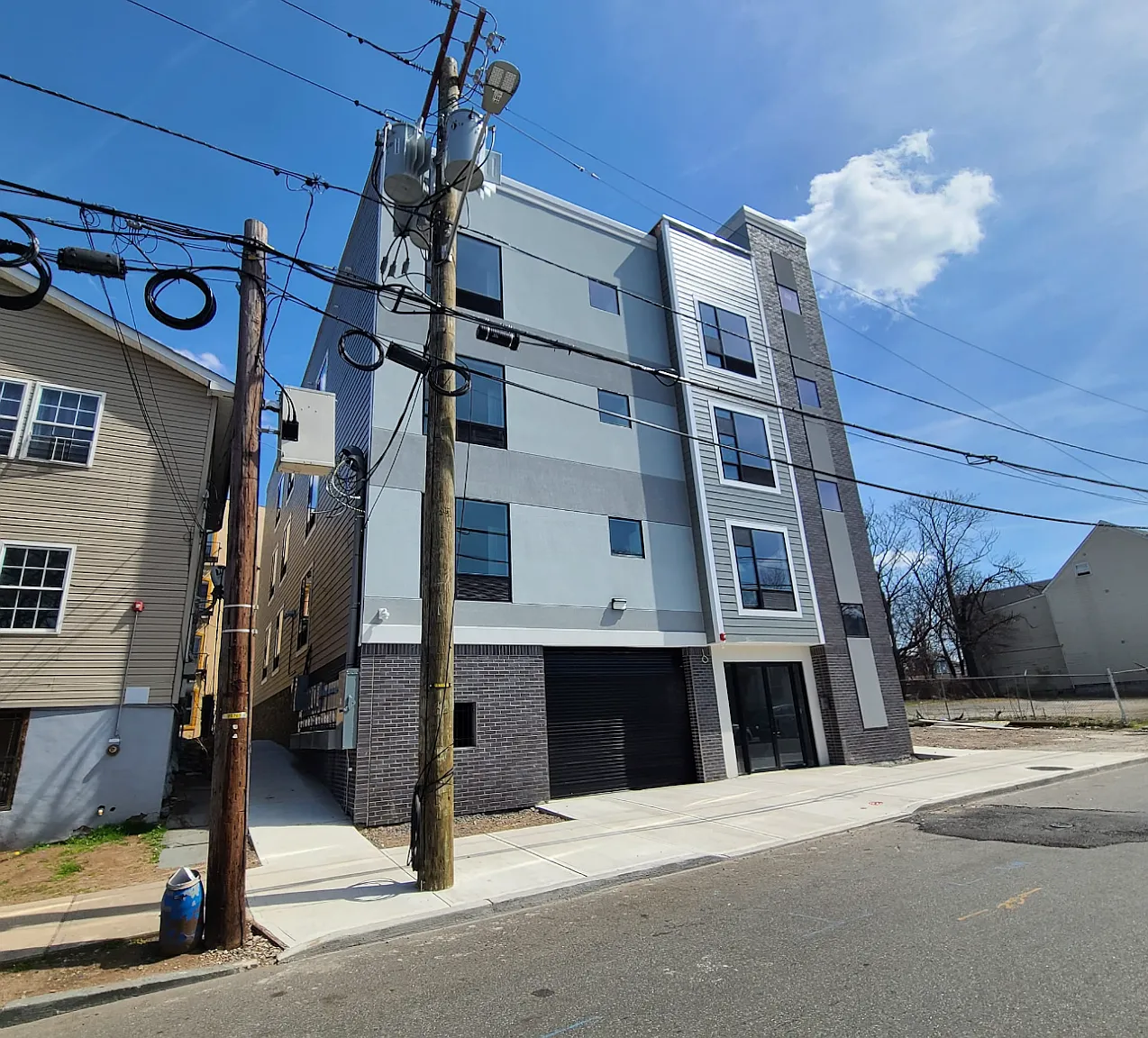 1 bed, $1,718 — Photo 2