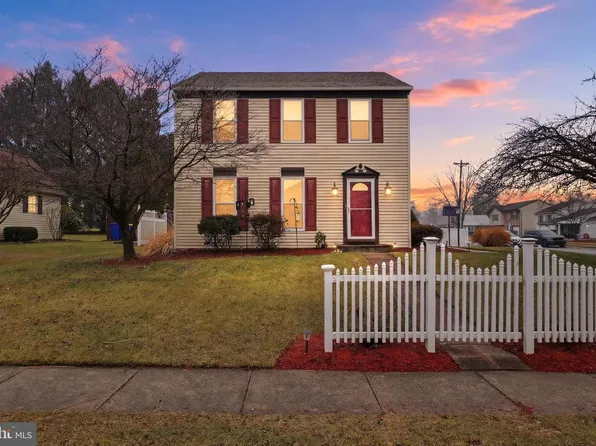 3512 Heritage Dr, York, PA 17402