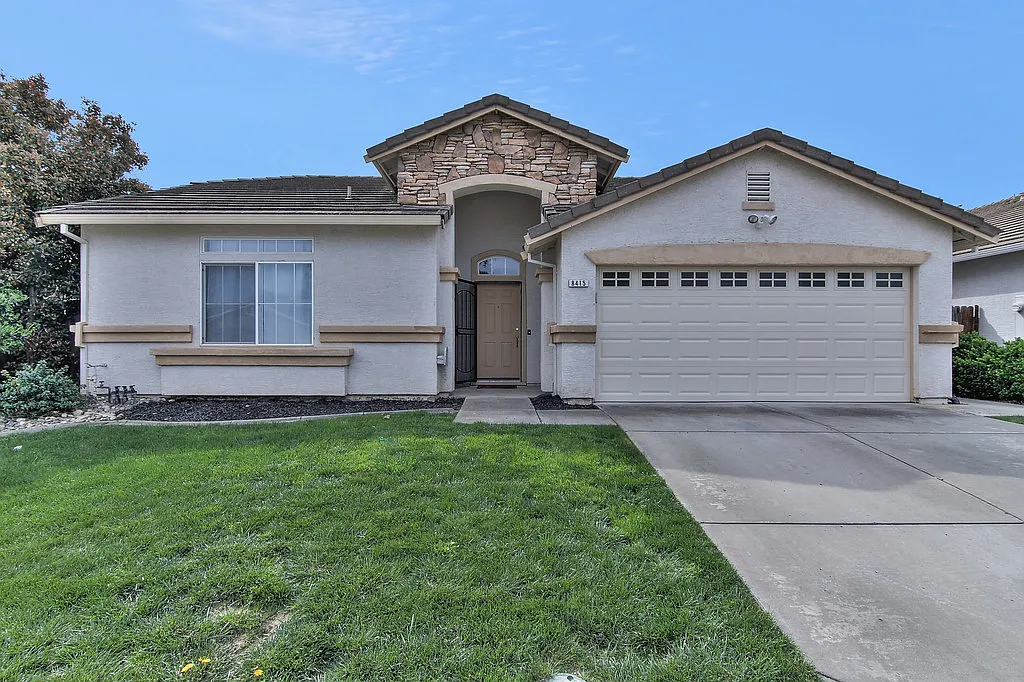 8415 Zinnia Way photo 1