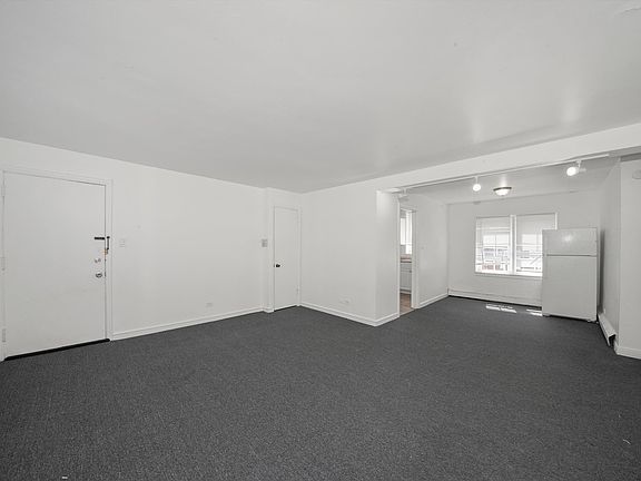 4th image of 2207 W Morse Ave #2