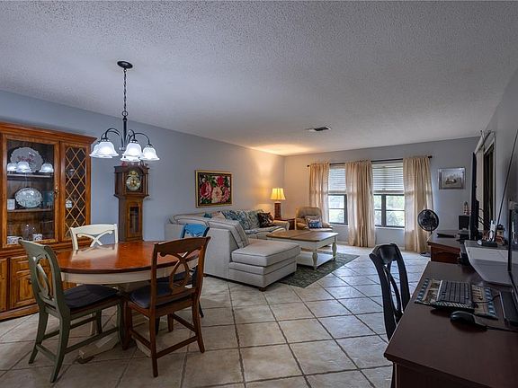 5th image of 7913 PINEGLEN COURT #34