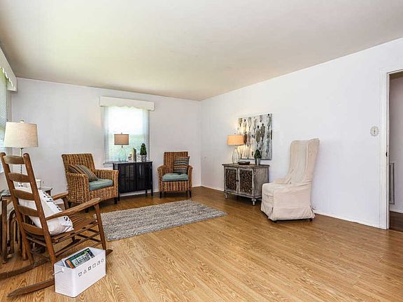 5th image of 2812 Hackman St