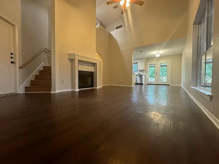 4713 Castleman Dr — Photo 3