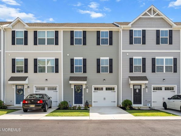 305 Cyprus Ct