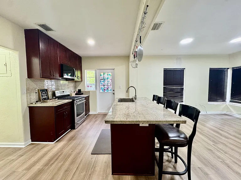 714 N Federal Hwy #1 — Photo 7