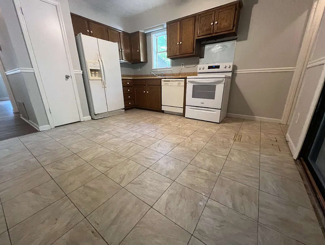 119 Summerwood — Photo 4