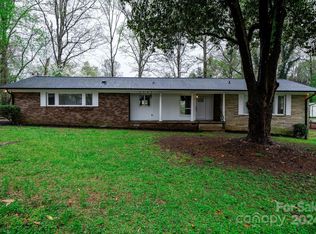 2433 11th Ave SW, Hickory, NC 28602