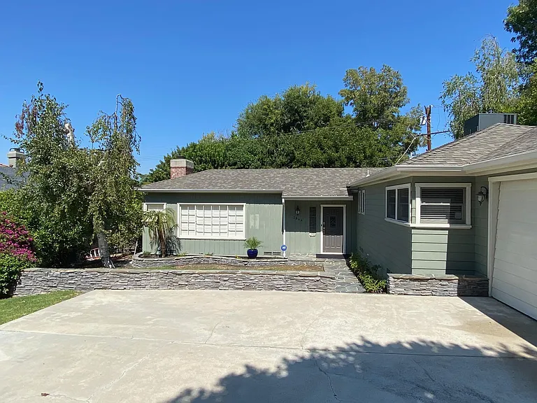 3944 Van Noord Ave — Photo 18